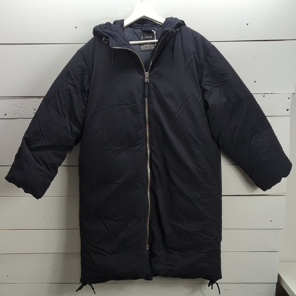 Everlane Black Puffer Jacket - Picture 3 of 10